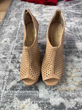 Coach and Four Dabney-ST Perforated Peep Toe Booties Size 6M